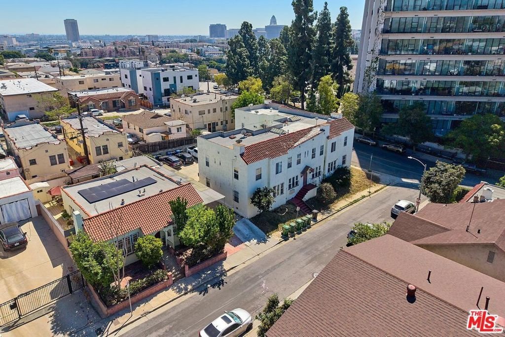 Los Angeles, California, United States 4 - 17453503