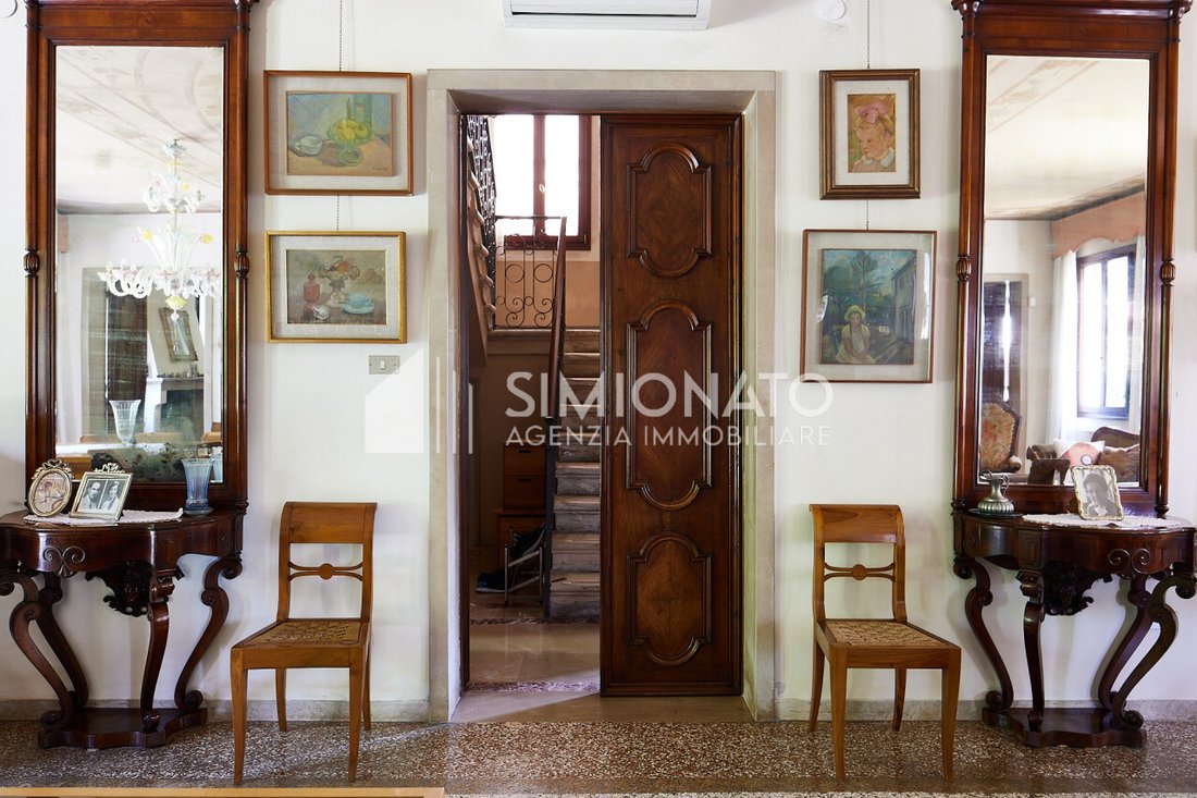 Villa in Mirano, Veneto, Italy 3 - 17298220