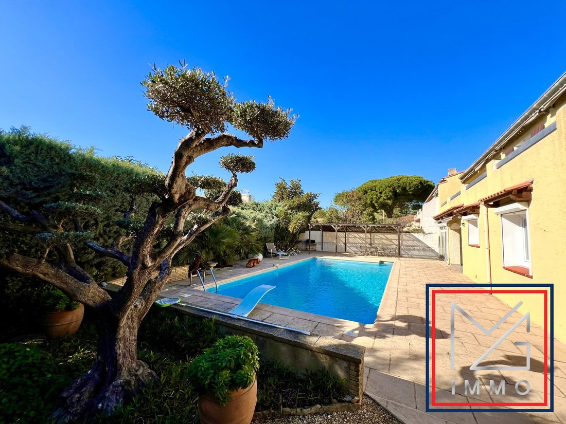 House in Six-Fours-les-Plages, Provence-Alpes-Côte d'Azur, France 4 - 17460794
