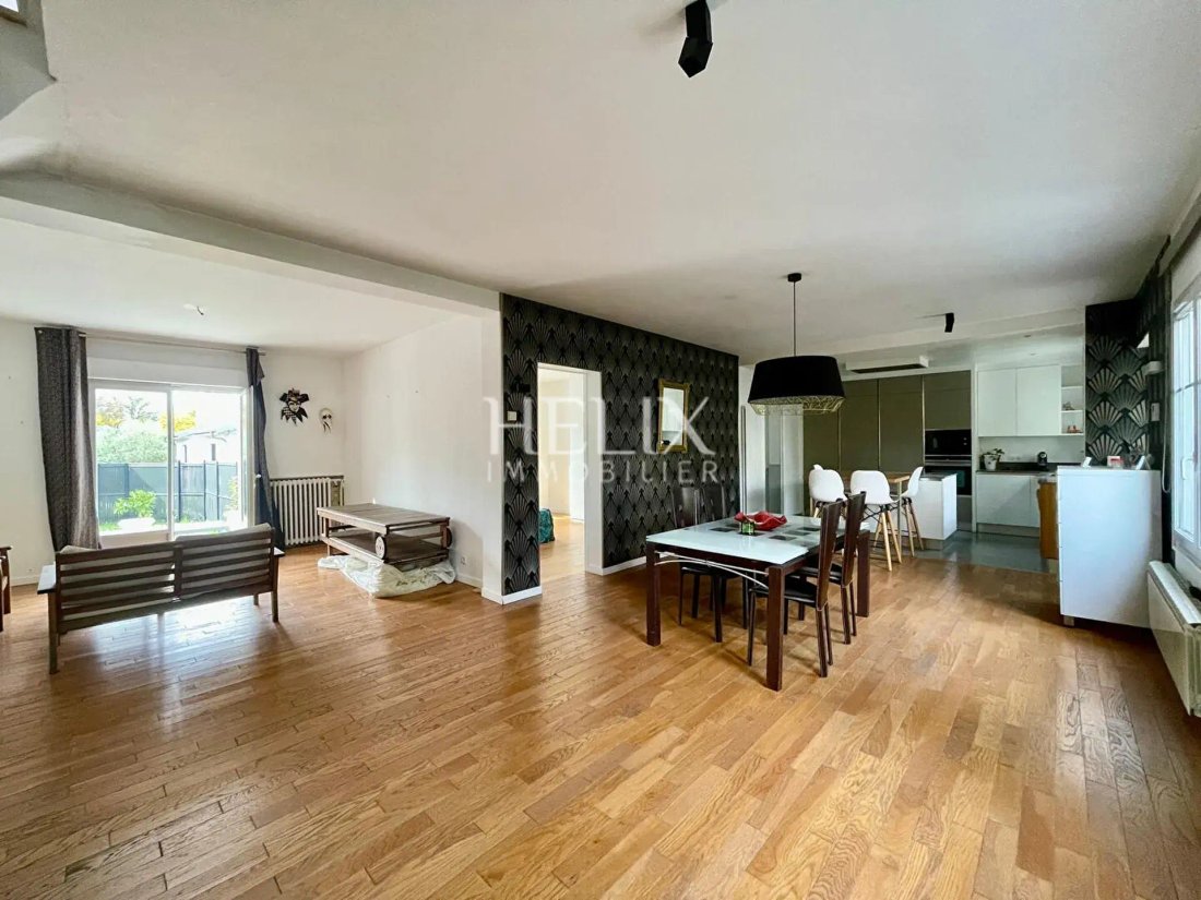 House in Chatou, Ile-de-France, France 2 - 17454288