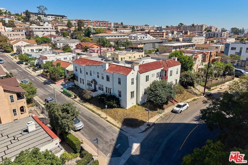 Los Angeles, California, United States 3 - 17453503