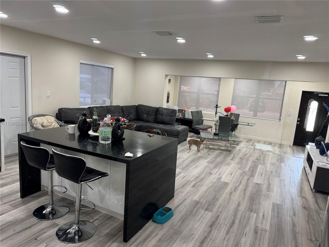 House in Hialeah, Florida, United States 4 - 17453687