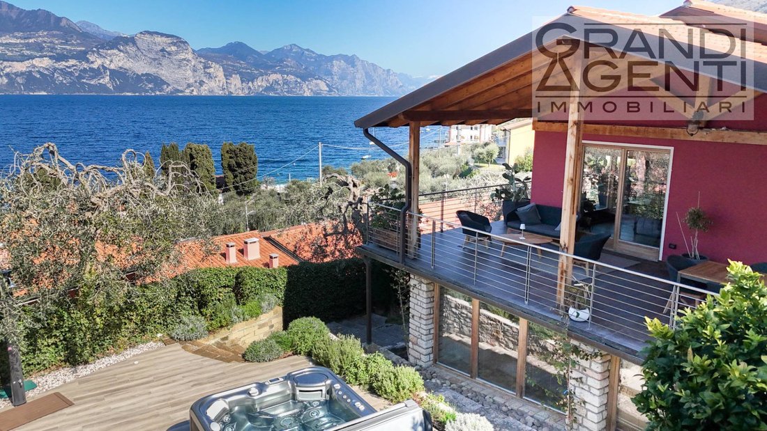 Villa in Brenzone sul Garda, Veneto, Italy 1 - 17455635