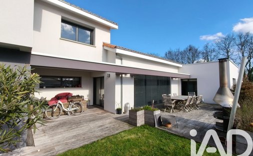 House in Montaigu, Montaigu-Vendee, France 1