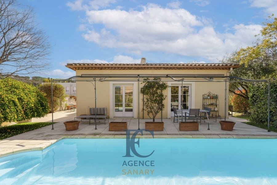 Casa en Saint-Cyr-sur-Mer, Provenza-Alpes-Costa Azul, Francia 1 - 17454348
