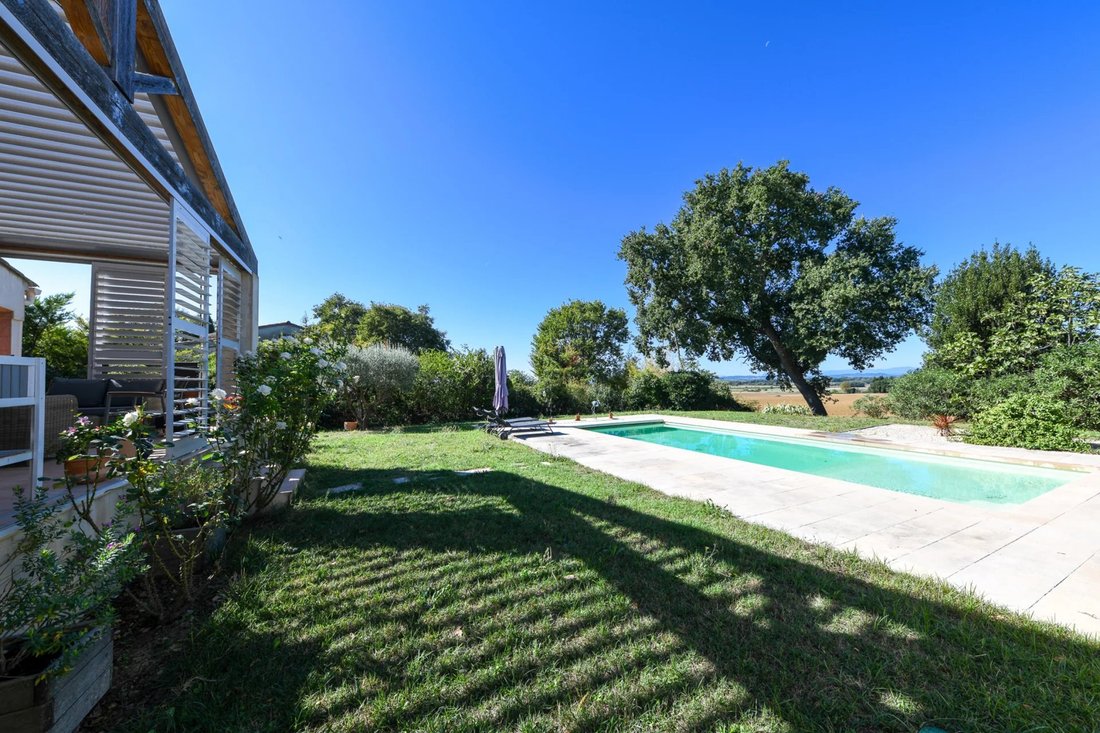 Villa in Uzès, Occitania, France 1 - 17451585