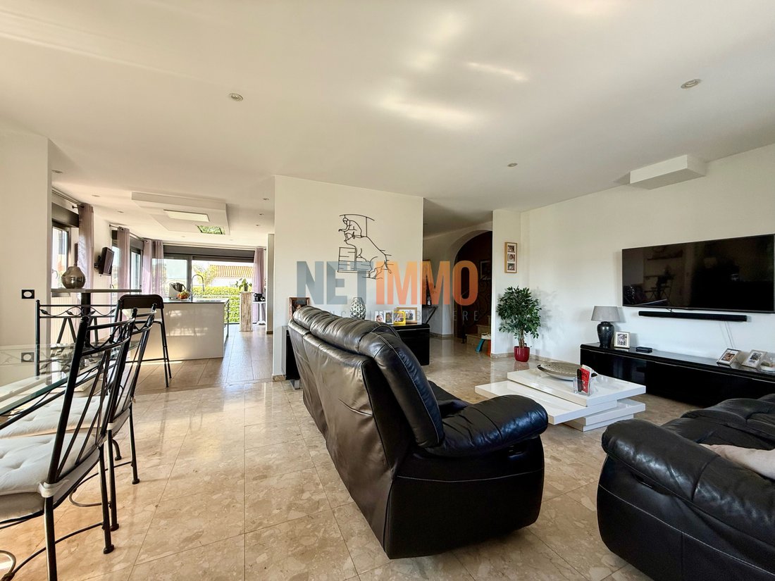 Villa in Centre Ville, Mauguio, France 4 - 17460999