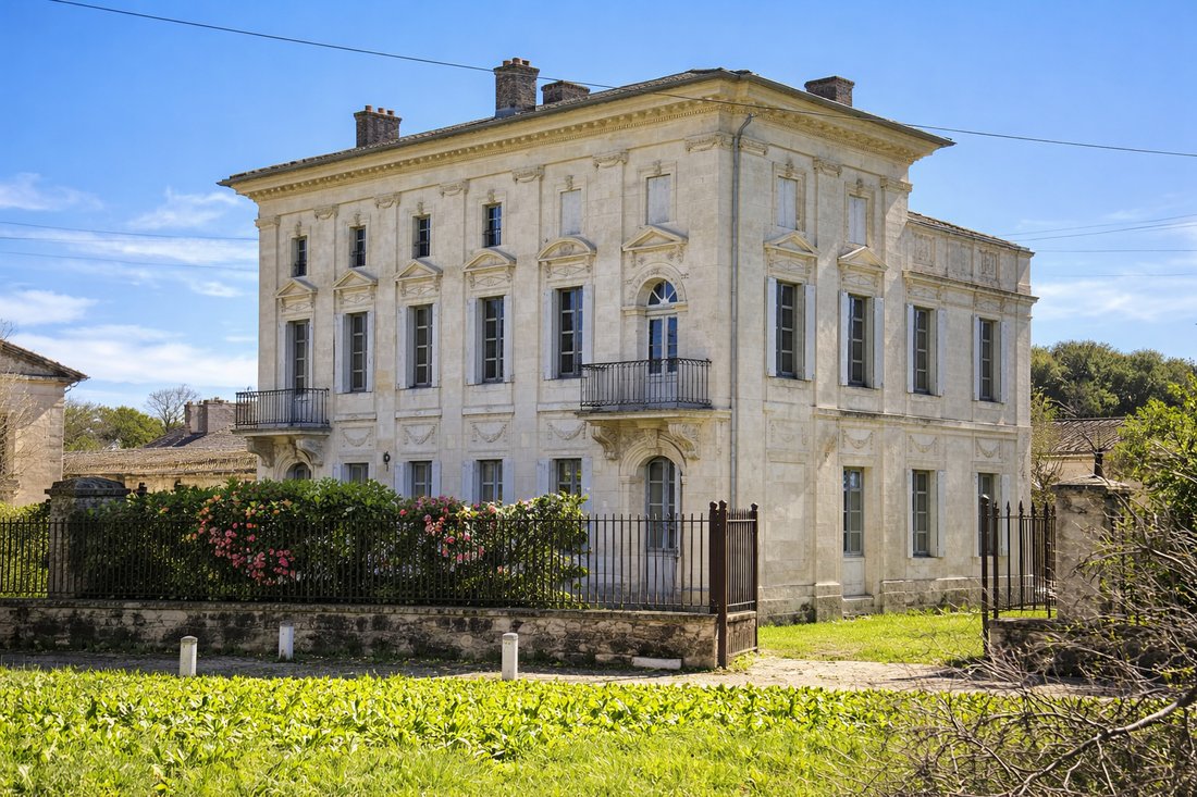 Villa in Saint-Émilion, Nouvelle-Aquitaine, France 1 - 17451426