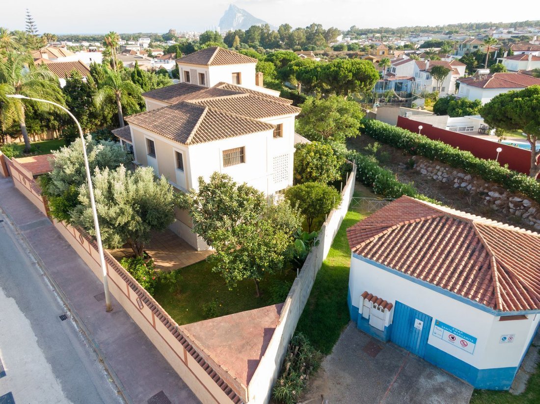 Villa in La Linea de la Concepcion, Andalusia, Spain 4 - 17463538
