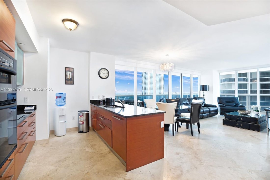 Condo in Hallandale Beach, Florida, United States 5 - 17463408
