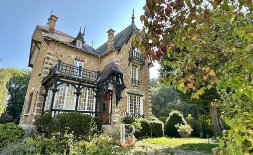 House in Centre, Arpajon, France 1