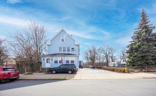 Apartment in Chelsea, Massachusetts, United States 1