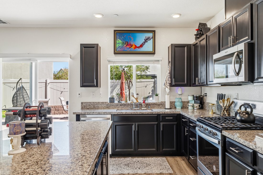 Sacramento, California, United States 5 - 17463327