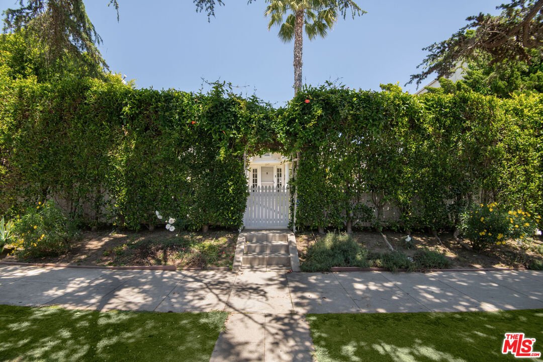 Santa Monica, California, United States 3 - 17457515