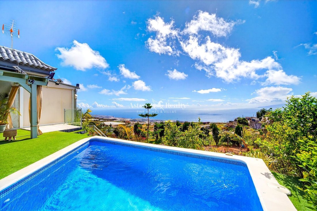 Villa in Guia de Isora, Canary Islands, Spain 1 - 17450596