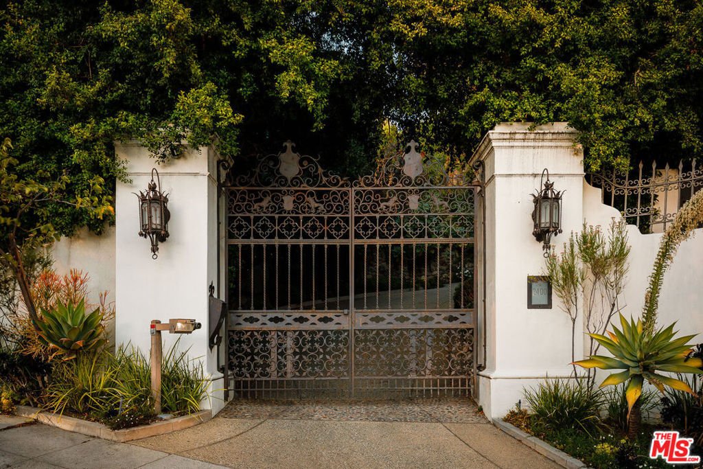 House in Los Angeles, California, United States 1 - 16813376