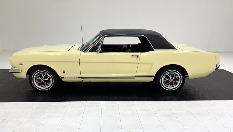 Coupe in Morgantown, United States 2 - 17456937