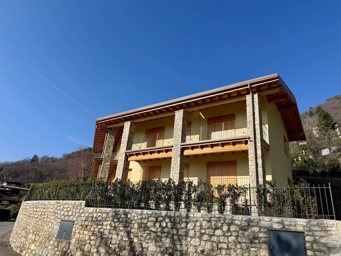 Villa en Tignale, Lombardía, Italia 1 - 17456709