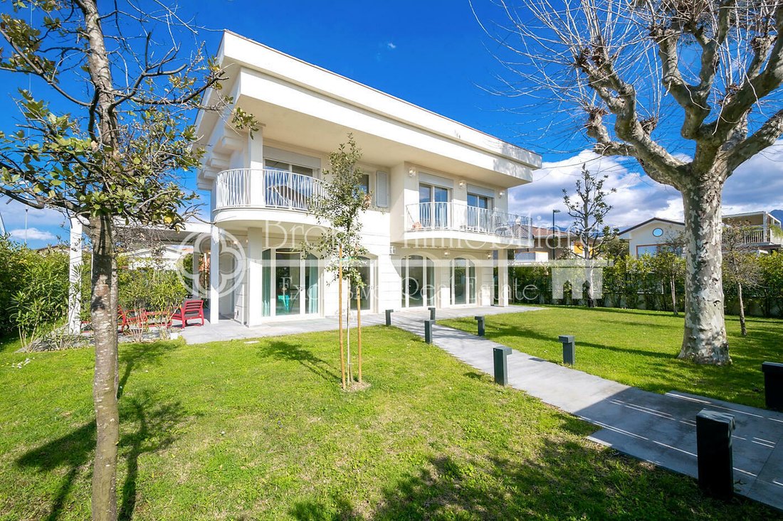 Villa in Center, Forte dei Marmi, Tuscany 1 - 17461116