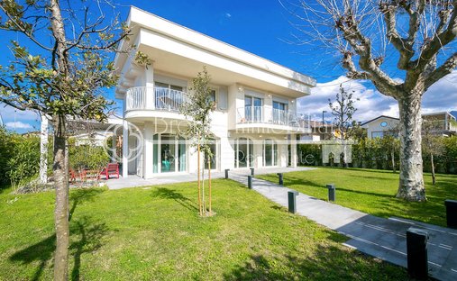Villa in Center, Forte dei Marmi, Tuscany 1
