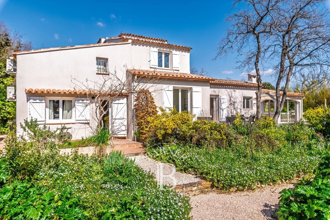 Bagnols-en-Forêt, Provence-Alpes-Côte d'Azur, France 4 - 17463559