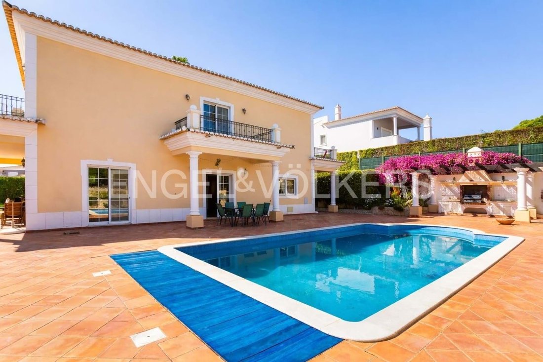 Villa in Vale do Lobo, Almancil, Portugal 1 - 17355840