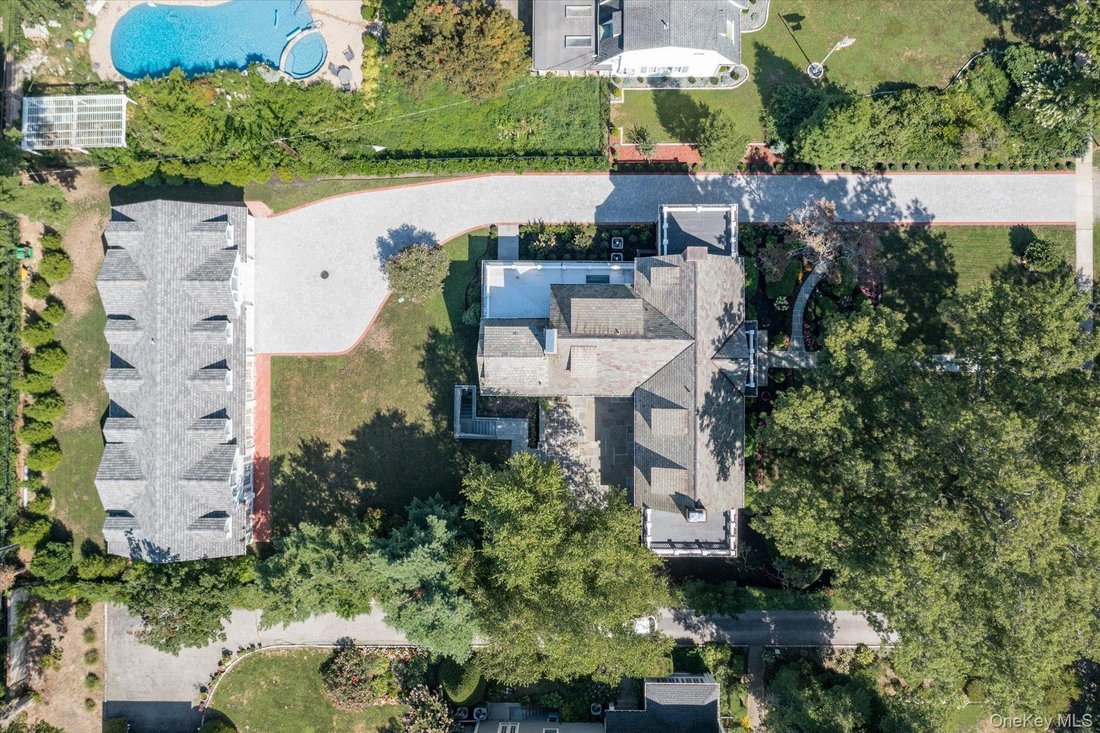 House in Garden City, New York, United States 4 - 15458646