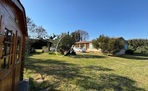 Villa in Saint-Rémy-de-Provence, Provence-Alpes-Côte d'Azur, France 1