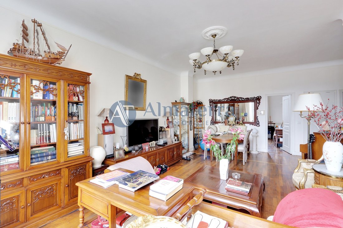 Apartment in Lorette-Martyrs, Paris 9e Arrondissement, Paris 4 - 17451396