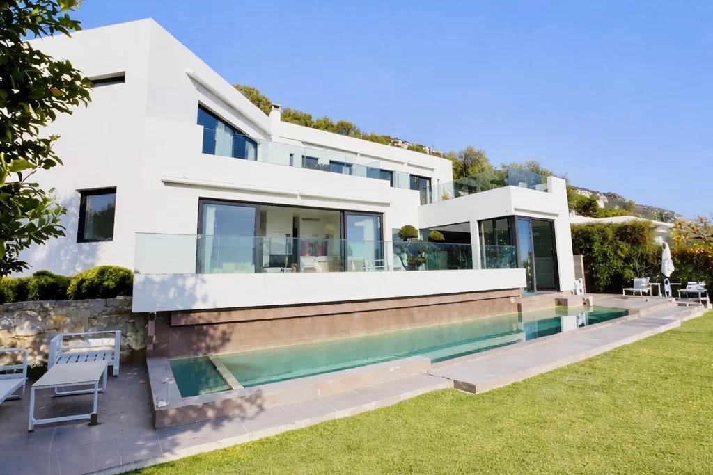 Villa in La Turbie, Provence-Alpes-Côte d'Azur, France 1 - 17462748