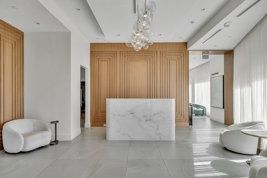 Condo in Boston, Massachusetts, United States 3 - 17454797