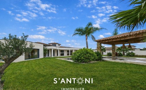 Villa in Ouest, Bessan, Frankreich 1