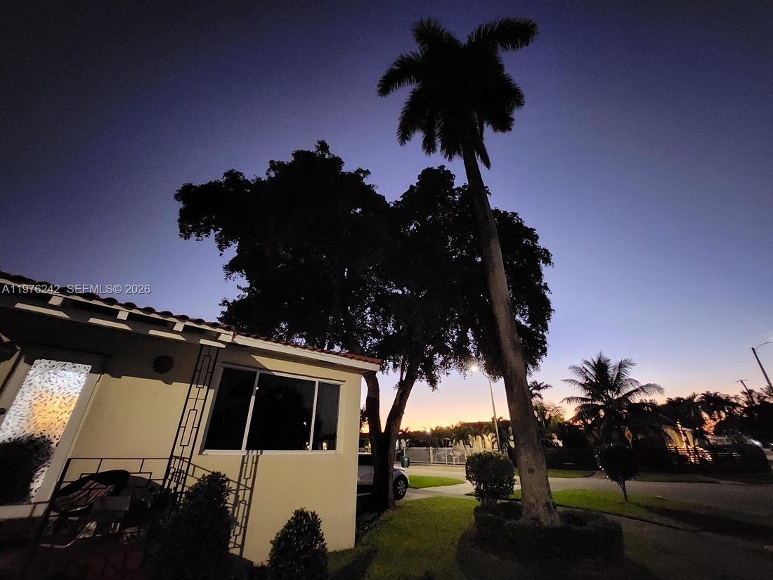 House in Miami, Florida, United States 3 - 17360454