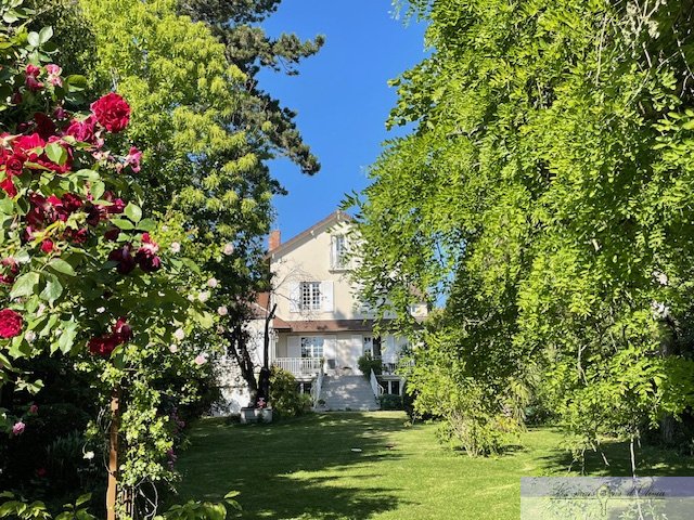 House in Sucy-en-Brie, Ile-de-France, France 2 - 16091321