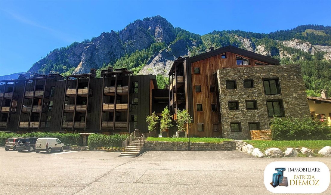 Apartment in Courmayeur, Aosta Valley / Vallée d'Aoste, Italy 2 - 17460424