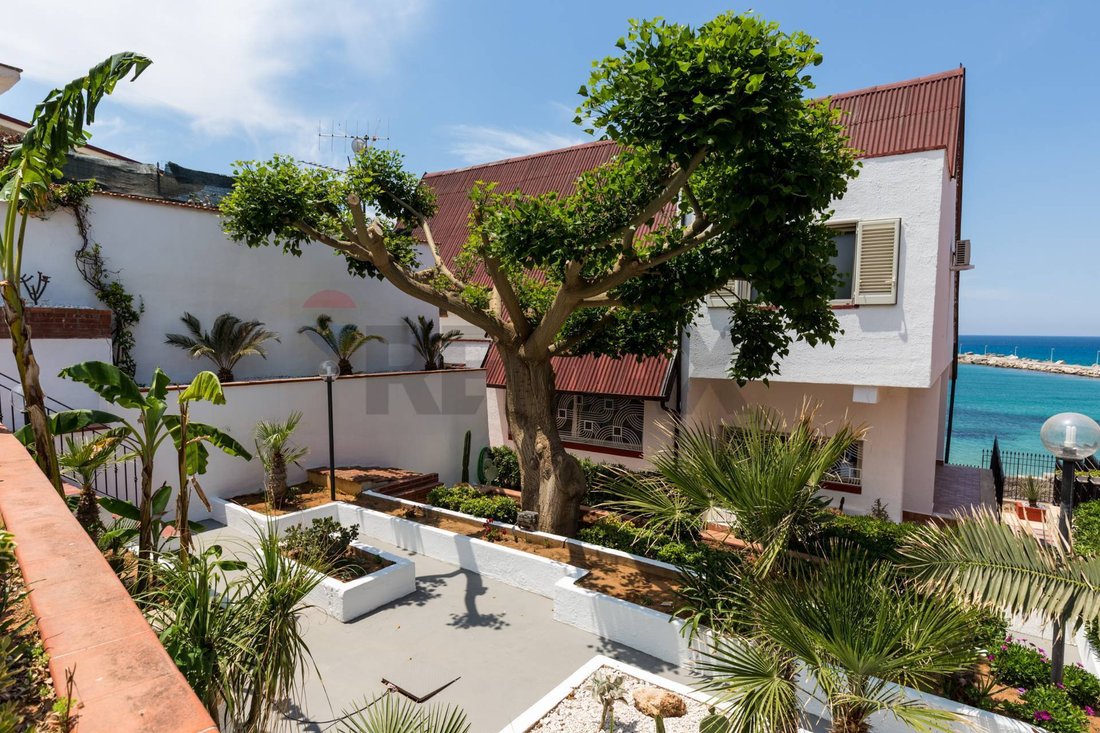 Villa in Cinisi, Sicily, Italy 3 - 17455640
