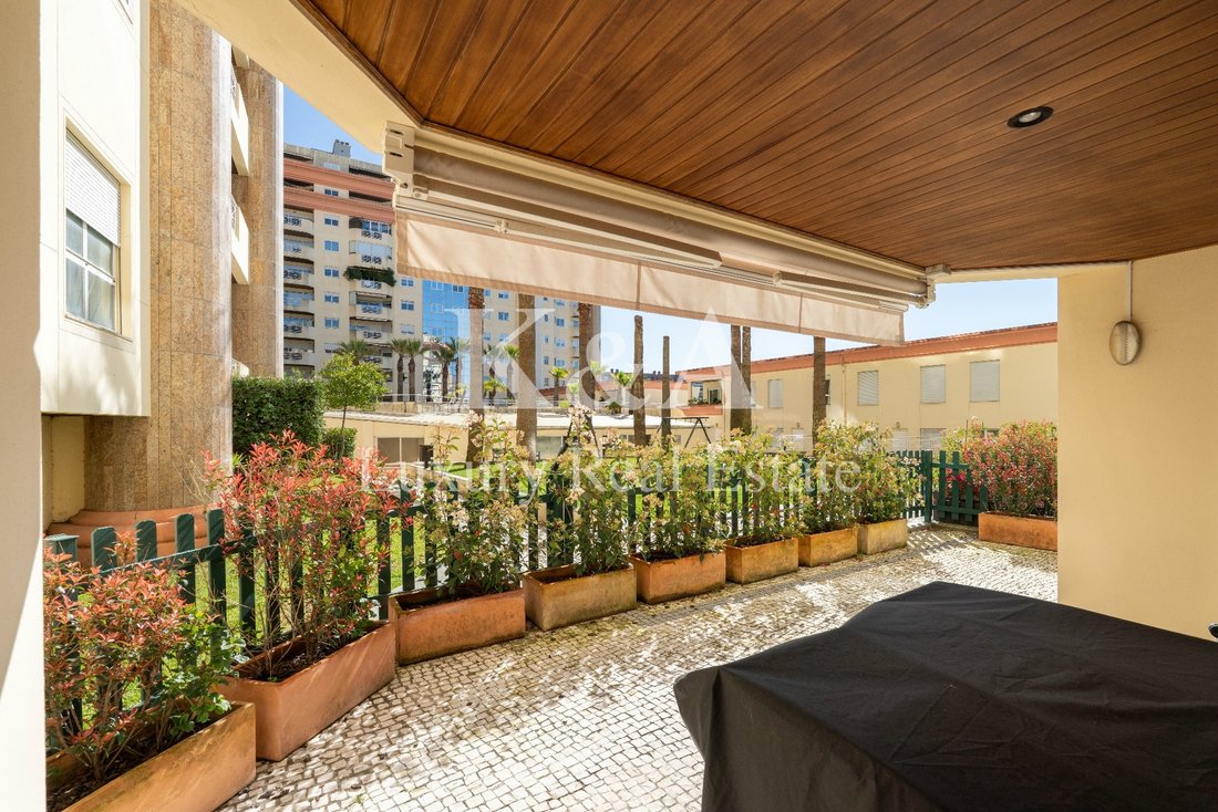 Apartment in Aldoar, Foz do Douro e Nevogilde, Porto District, Portugal 1 - 17454552