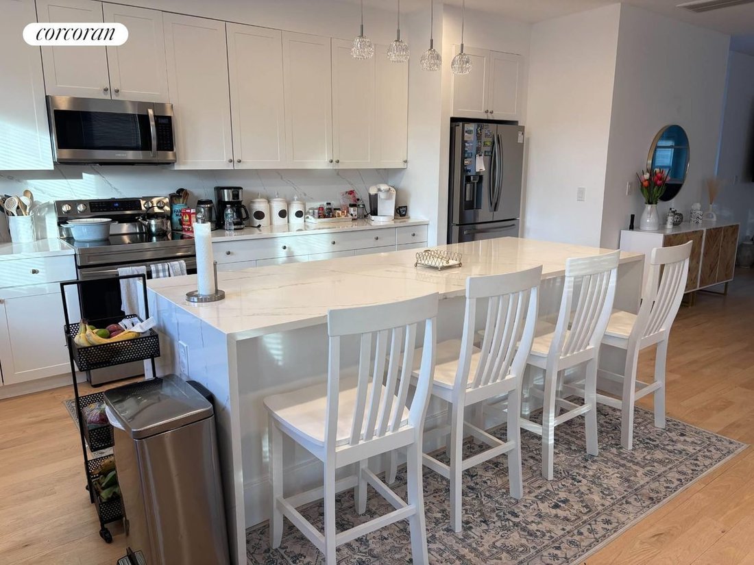 House in Center Moriches, New York, United States 5 - 17051124