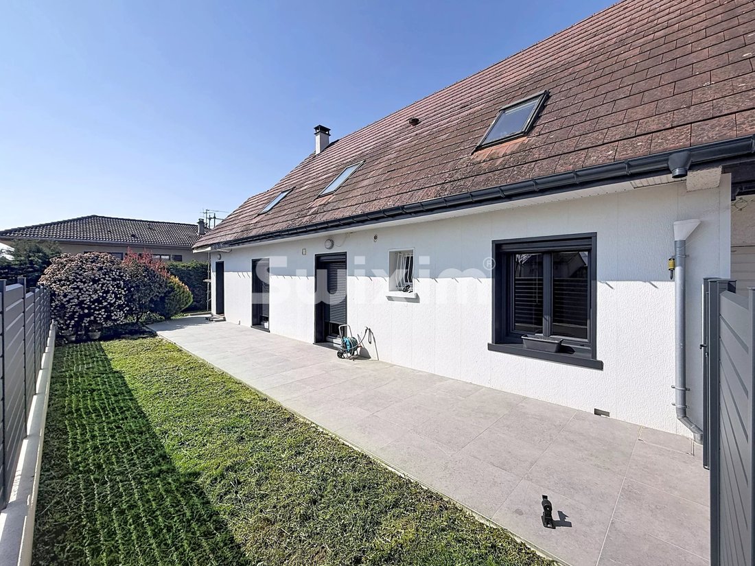 House in Sauverny, Auvergne-Rhône-Alpes, France 1 - 17459256