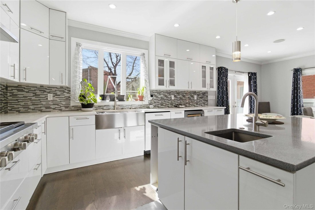 House in New York, New York, United States 1 - 17450517