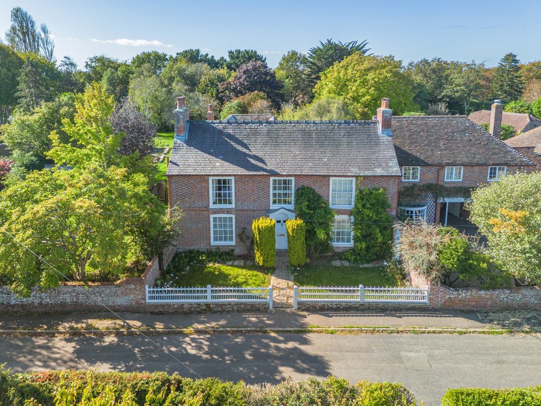 House in Sidlesham, Chichester, England 2 - 17453977
