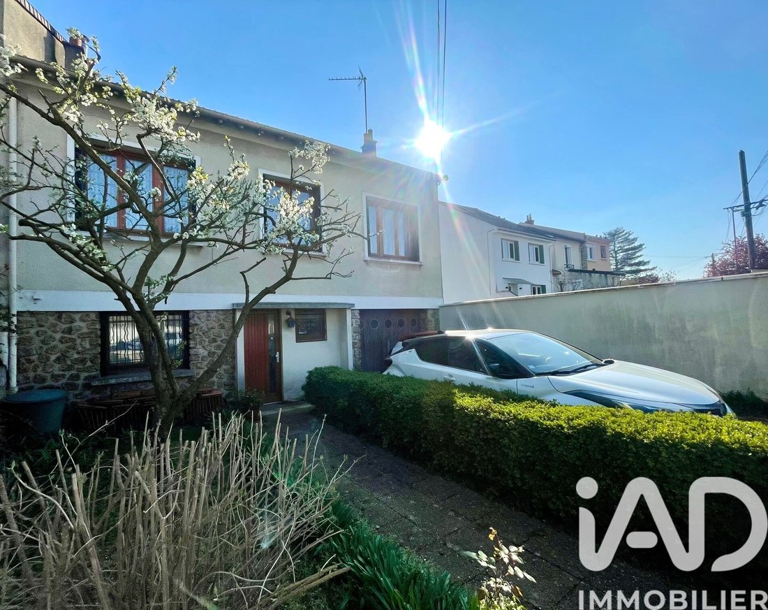 House in Arrondissement of Bobigny, Ile-de-France, France 2 - 17462392