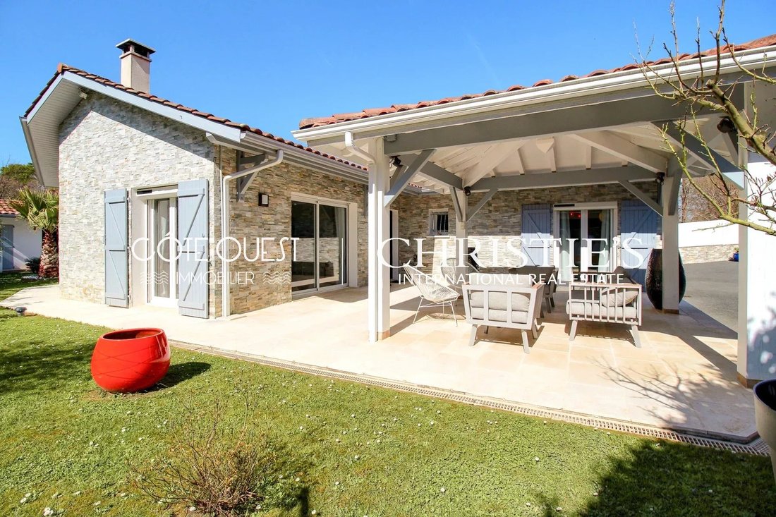 Villa in Mendi-Choko-Karrikatxar-Olhette, Urrugne, France 3 - 17461378