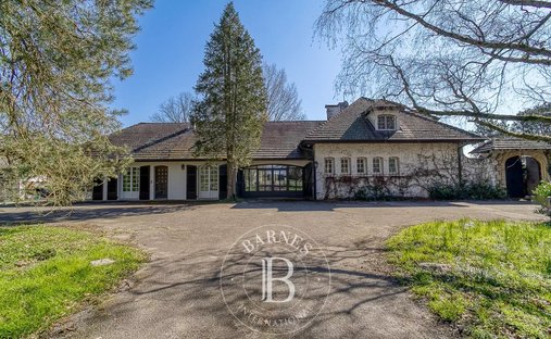 Estate in Villars-les-Dombes, Auvergne-Rhône-Alpes, France 1