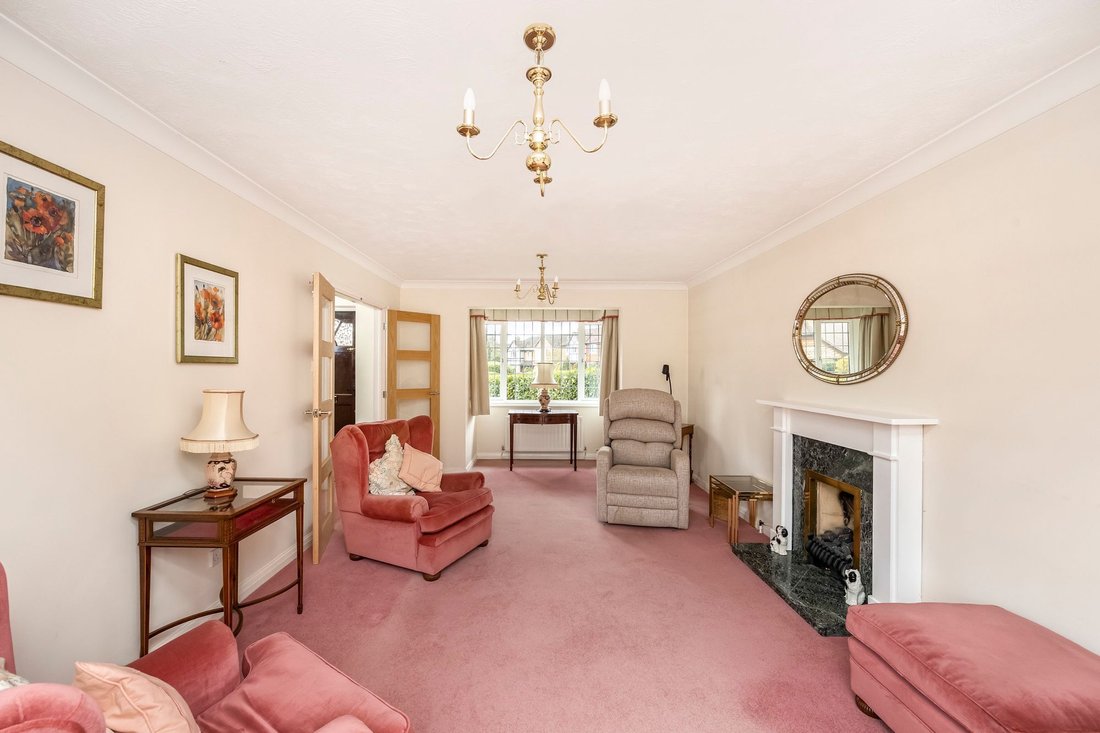 House in Whitemans Green, England 5 - 17454569
