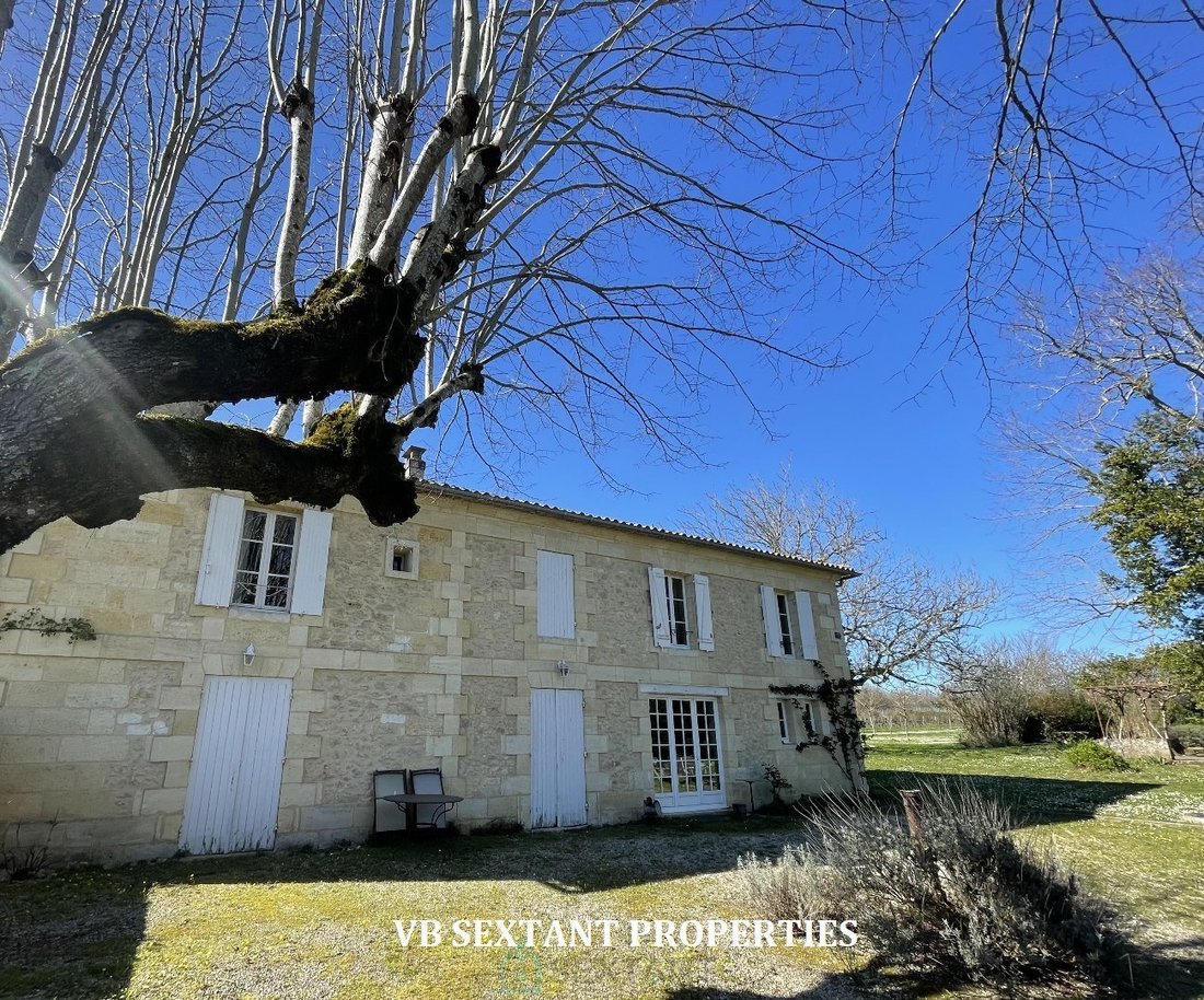 Estate in Branne, Nouvelle-Aquitaine, France 4 - 17454988