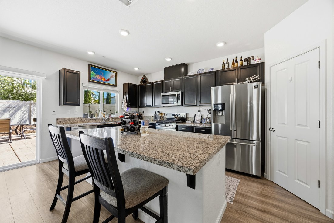 Sacramento, California, United States 3 - 17463327