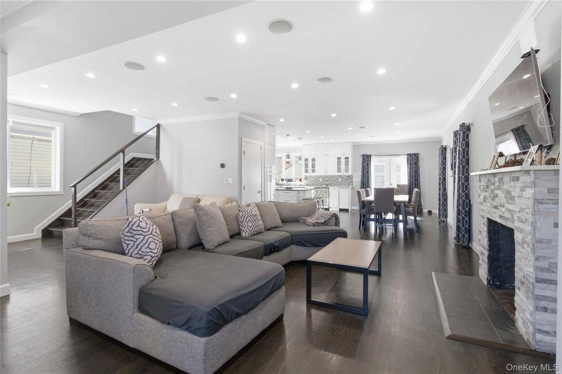 House in New York, New York, United States 3 - 17450517