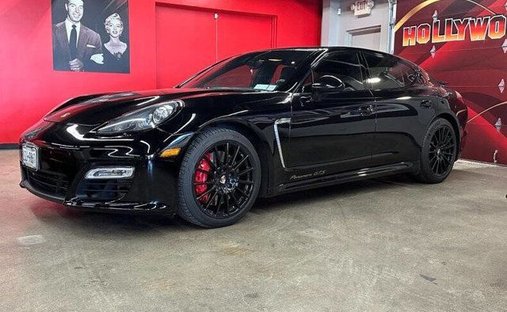 Porsche Panamera in Calverton, NY, United States 1