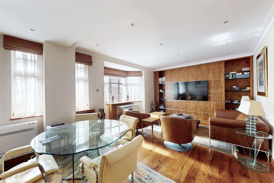 Apartment in Knightsbridge, Kensington And Chelsea, England 1 - 17453315